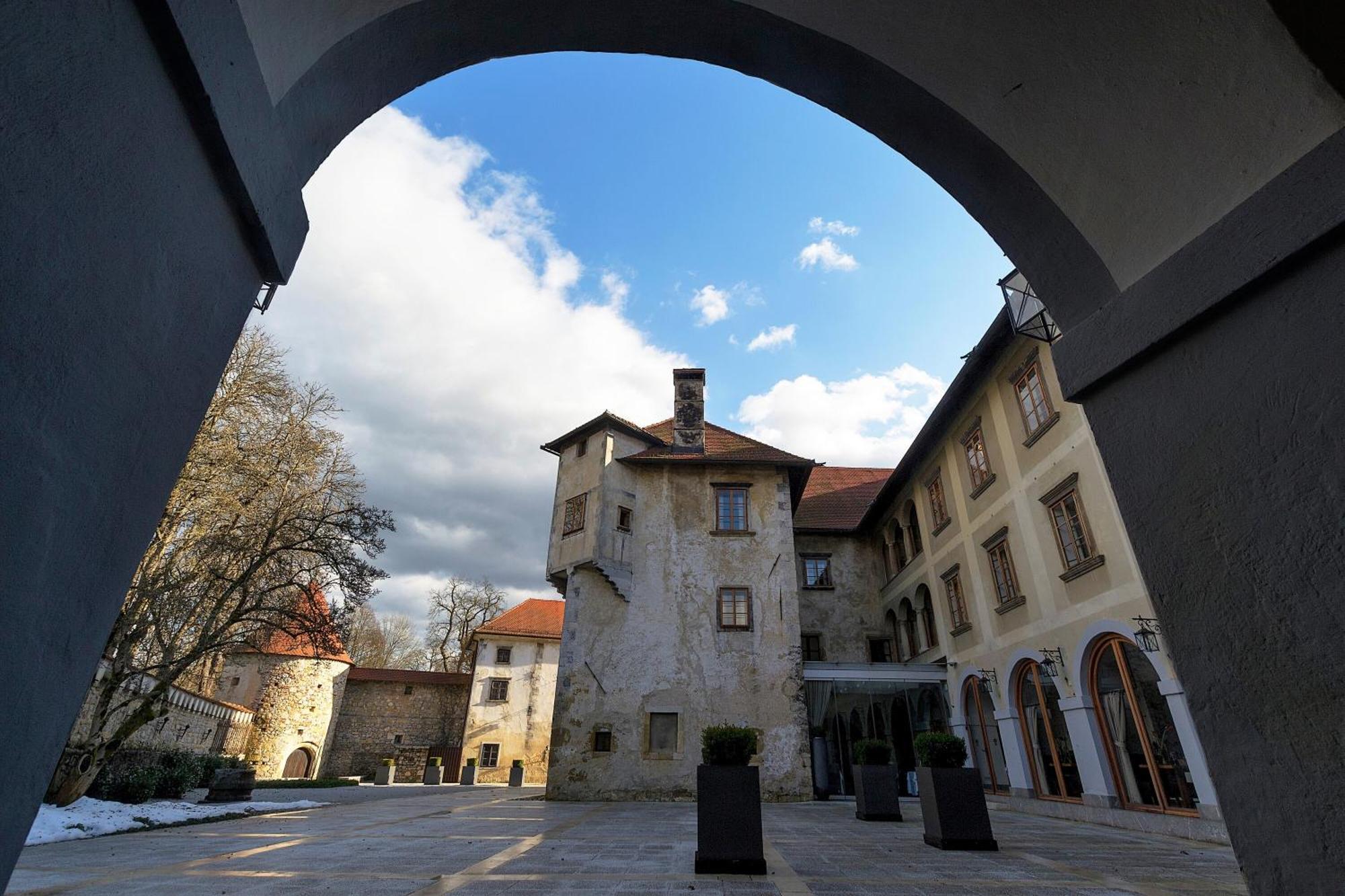 Tourist Farm Skrbina Apartments - Happy Rentals Smarjeske Toplice Exterior photo